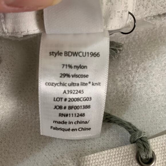 NEW Barefoot Dreams One Size CozyChic Ultra Lite Ocean Breeze Poncho Pink Multi - Picture 7 of 10